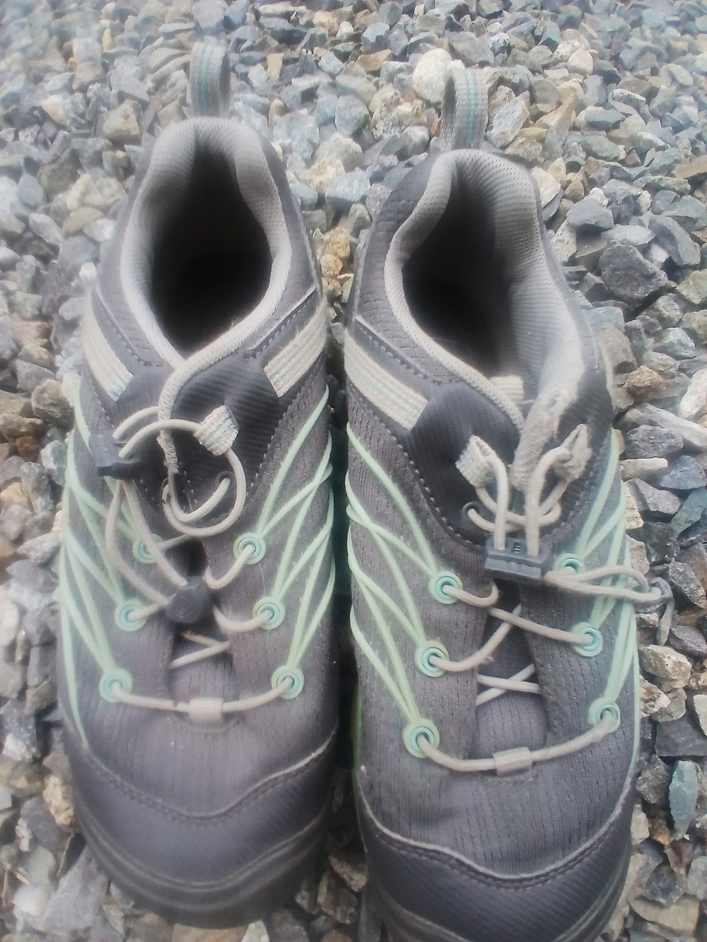 Keen youth Size 6 Chandler CNX HIking Shoe Sneaker.